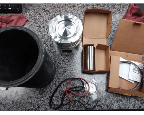 Piston Cummins NT855 Caseyâs Truck Salvage World