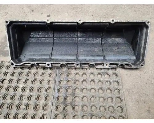 Cummins V903 Valve Cover