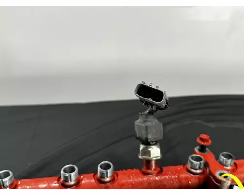 Cumminss X15 Fuel Rail