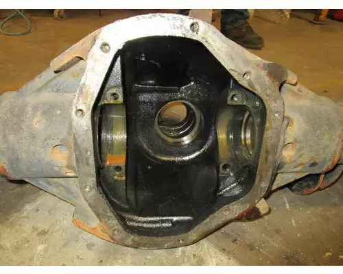 DANA-IHC 80 AXLE HOUSING, REAR (REAR)