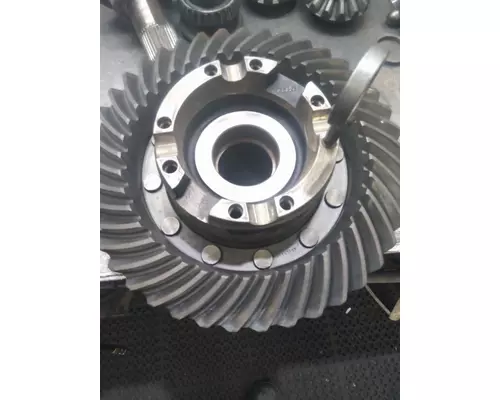 DANA-IHC N400R RING GEAR AND PINION