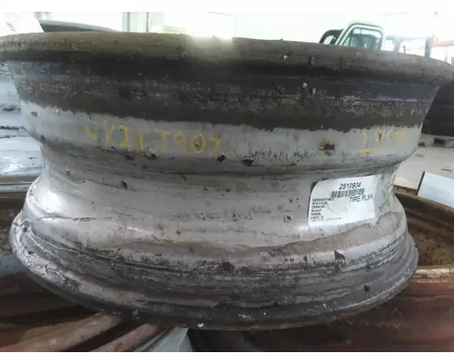 DEMOUNTABLE 22.5 X 8.25 WHEEL