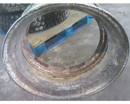 DEMOUNTABLE 22.5 X 8.25 WHEEL