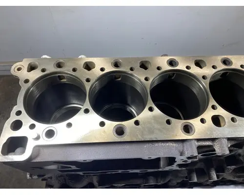 DETROIT DIESEL DD13 Cylinder Block