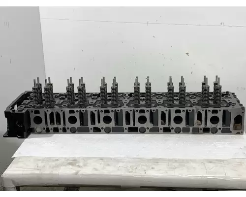 DETROIT DIESEL DD13 Cylinder Head