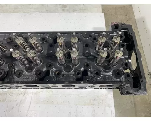 DETROIT DIESEL DD13 Cylinder Head