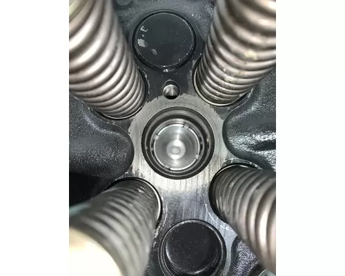 DETROIT DIESEL DD13 Cylinder Head