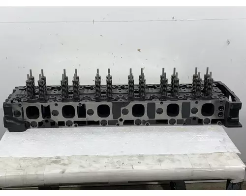DETROIT DIESEL DD13 Cylinder Head