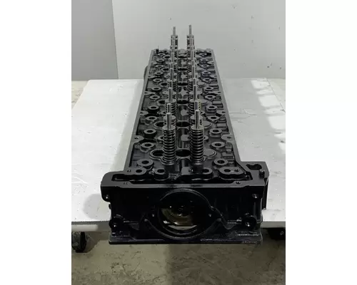 DETROIT DIESEL DD13 Cylinder Head