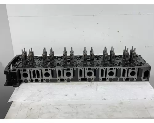 DETROIT DIESEL DD13 Cylinder Head