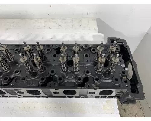 DETROIT DIESEL DD13 Cylinder Head