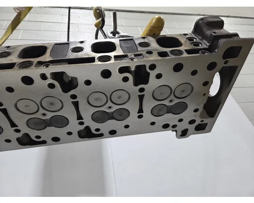 DETROIT DIESEL DD13 Cylinder Head