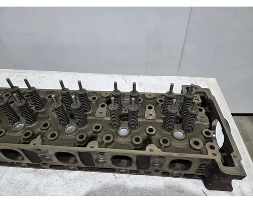 DETROIT DIESEL DD13 Cylinder Head