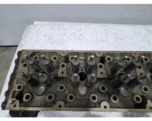 DETROIT DIESEL DD13 Cylinder Head