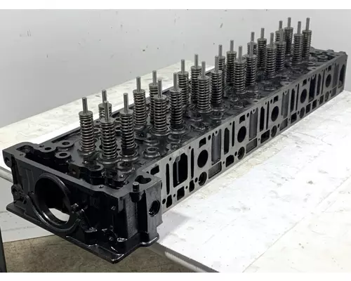 DETROIT DIESEL DD13 Cylinder Head