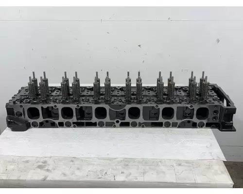 DETROIT DIESEL DD13 Cylinder Head