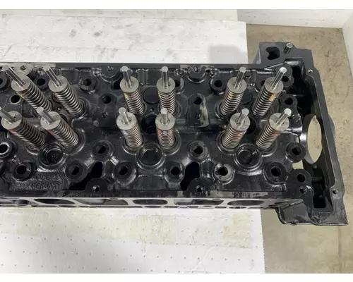DETROIT DIESEL DD13 Cylinder Head