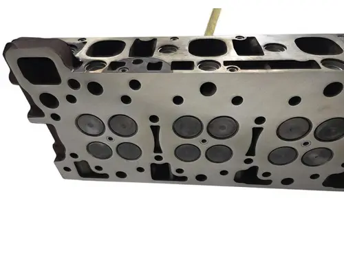 DETROIT DIESEL DD13 Cylinder Head
