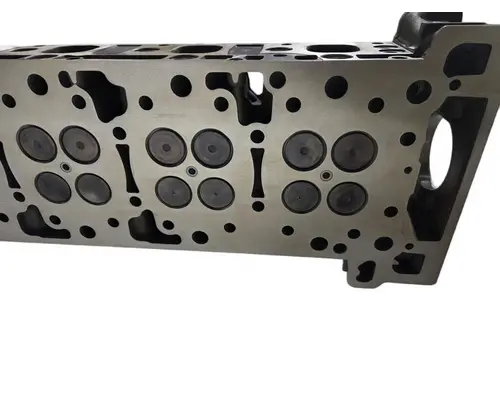 DETROIT DIESEL DD13 Cylinder Head