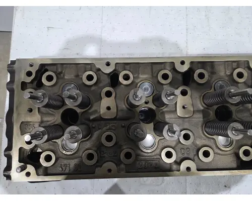 DETROIT DIESEL DD13 Cylinder Head
