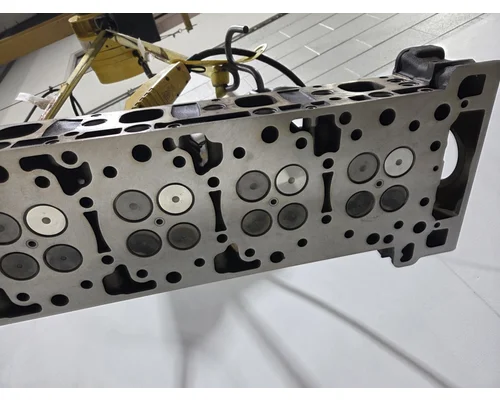 DETROIT DIESEL DD13 Cylinder Head