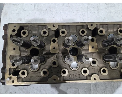 DETROIT DIESEL DD13 Cylinder Head