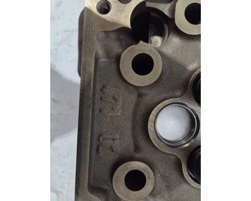 DETROIT DIESEL DD13 Cylinder Head