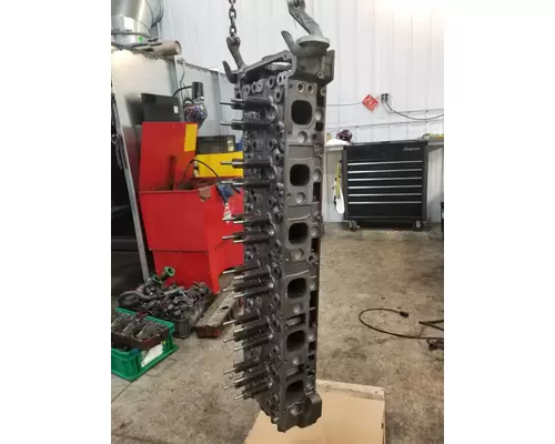 DETROIT DIESEL DD13 Engine Cylinder Head