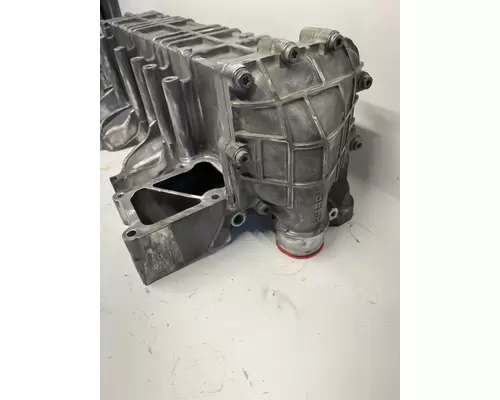 DETROIT DIESEL DD13 Engine Oil Cooler