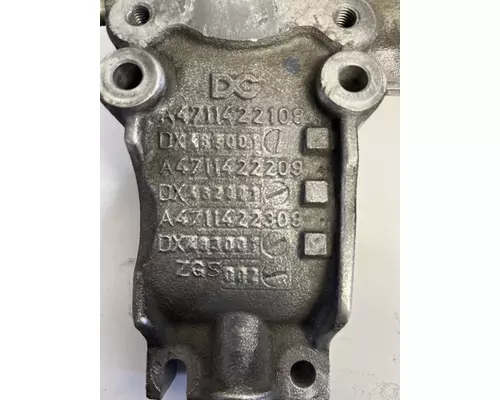 DETROIT DIESEL DD13 Engine Oil Cooler
