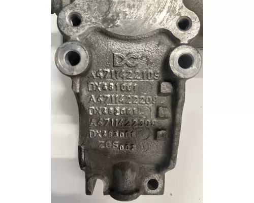 DETROIT DIESEL DD13 Engine Oil Cooler