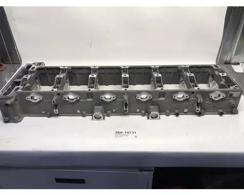 DETROIT DIESEL DD13 Valve Cover Base