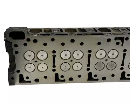DETROIT DIESEL DD15 Cylinder Head