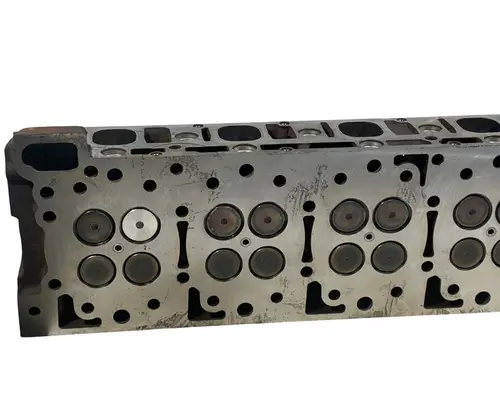 DETROIT DIESEL DD15 Cylinder Head