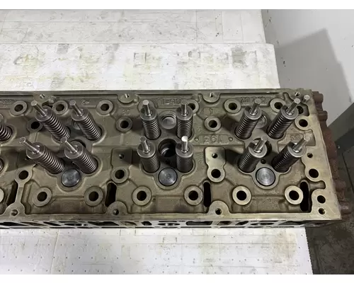 DETROIT DIESEL DD15 Cylinder Head