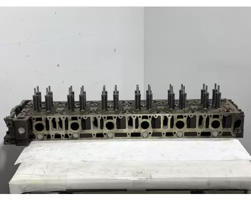 DETROIT DIESEL DD15 Cylinder Head