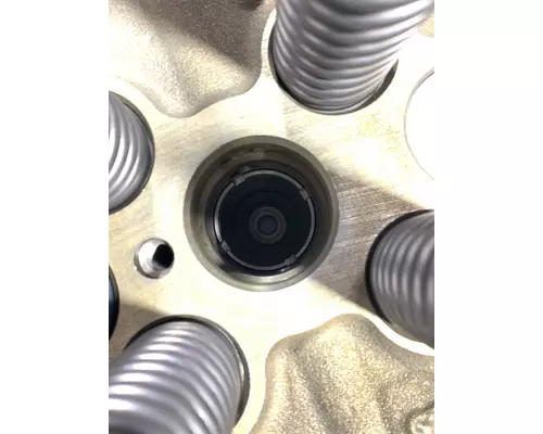 DETROIT DIESEL DD15 Cylinder Head