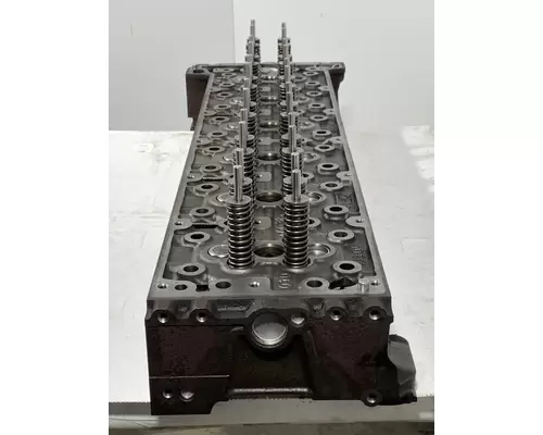 DETROIT DIESEL DD15 Cylinder Head