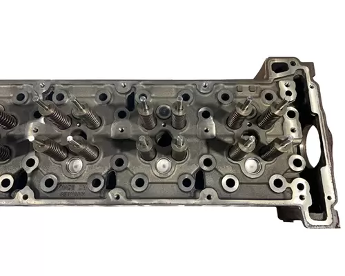 DETROIT DIESEL DD15 Cylinder Head