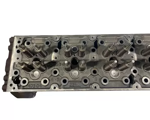 DETROIT DIESEL DD15 Cylinder Head