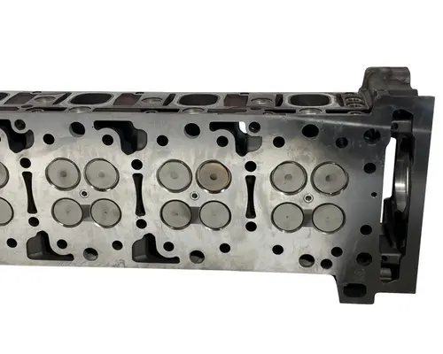 DETROIT DIESEL DD15 Cylinder Head