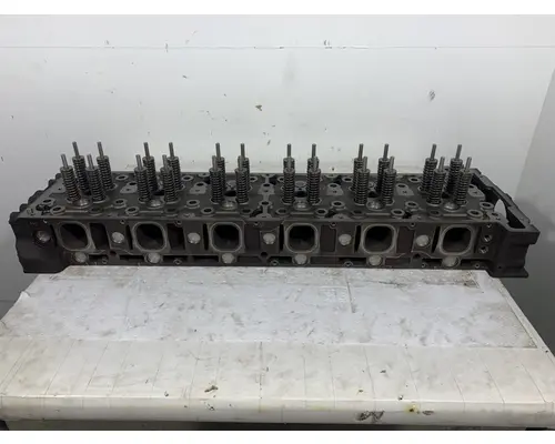 DETROIT DIESEL DD15 Cylinder Head