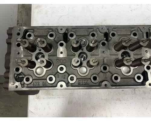 DETROIT DIESEL DD15 Cylinder Head