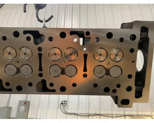 DETROIT DIESEL DD15 Cylinder Head