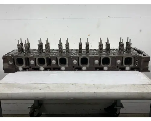 DETROIT DIESEL DD15 Cylinder Head