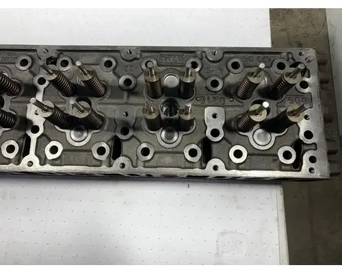 DETROIT DIESEL DD15 Cylinder Head