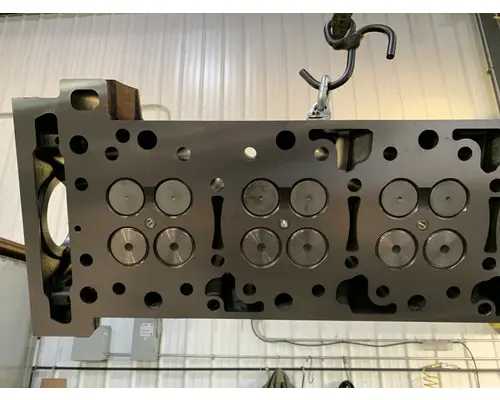 DETROIT DIESEL DD15 Cylinder Head