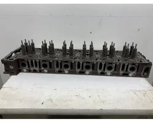 DETROIT DIESEL DD15 Cylinder Head
