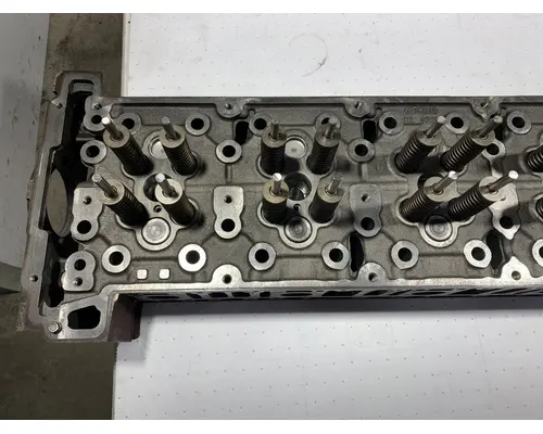 DETROIT DIESEL DD15 Cylinder Head