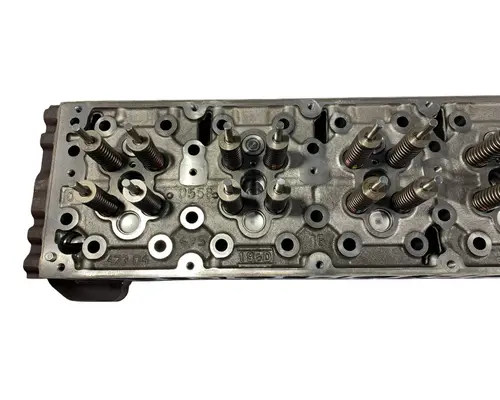 DETROIT DIESEL DD15 Cylinder Head